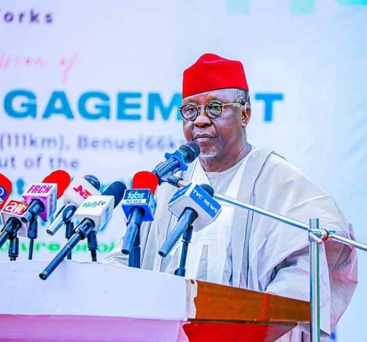 Senator Umaru Tanko Al-Makura: A Shining Example of Philanthropy and Leadership