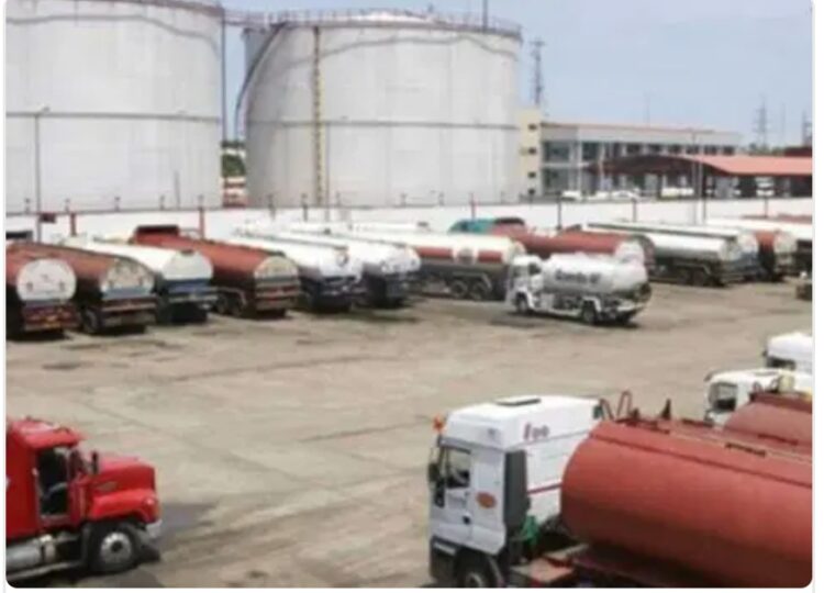 Oil marketers adjust petrol prices nationwide, plan to lift from Dangote refinery