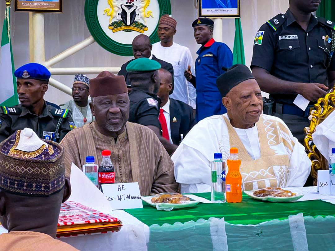 ALMAKURA ATTENDS SWEARING-IN OF CHAIRMEN OF LOCAL GOVERNMENT AREAS IN NASARAWA STATE.