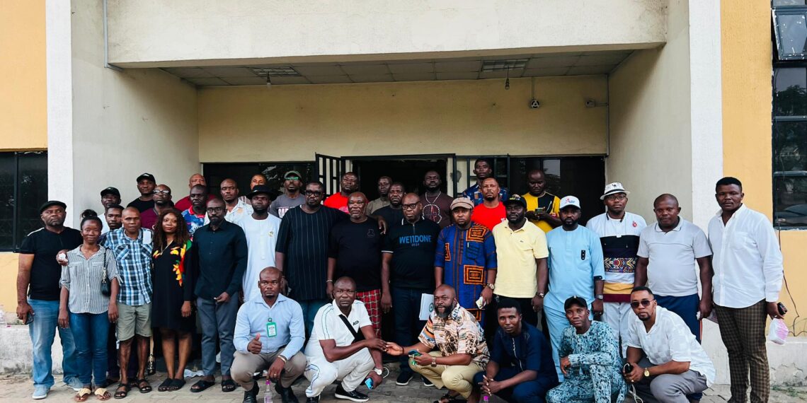 Imo Youths Pass’s Vote of Confidence on Governor Hope Uzodimma and Hon. Eric Uwakwe (SA to Governor, Youths affairs